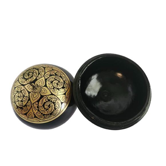 Vintage Black & Gold Lacquer Jewelry Box, Lacquer Wood Decorative Round Box - Picture 6 of 10